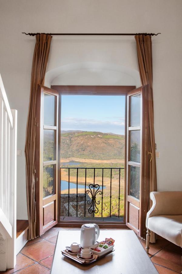 Hotel Tugasa Castillo De Castellar Castellar de la Frontera Exteriör bild