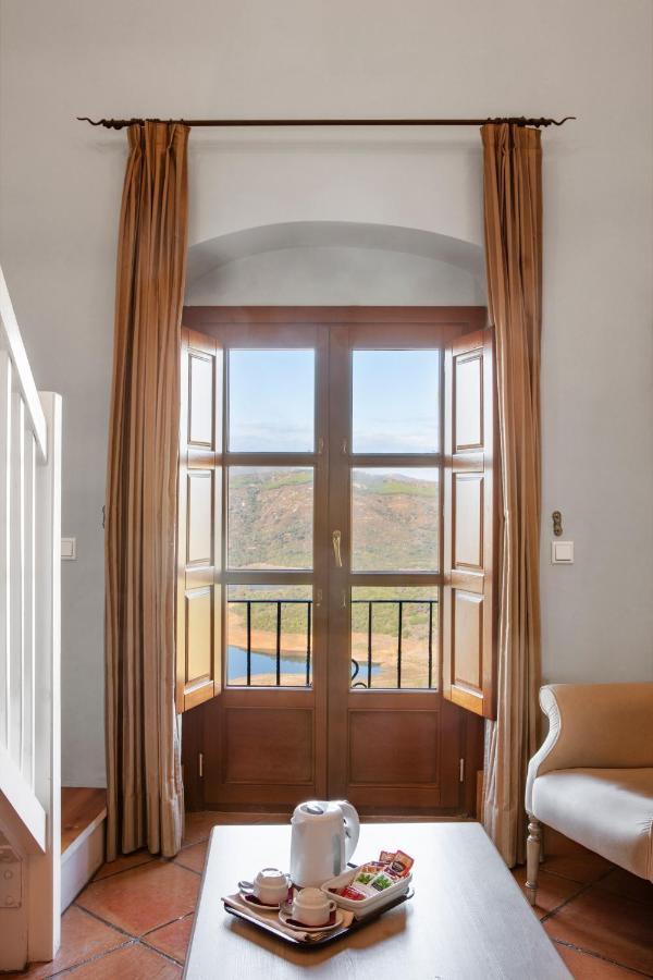 Hotel Tugasa Castillo De Castellar Castellar de la Frontera Exteriör bild