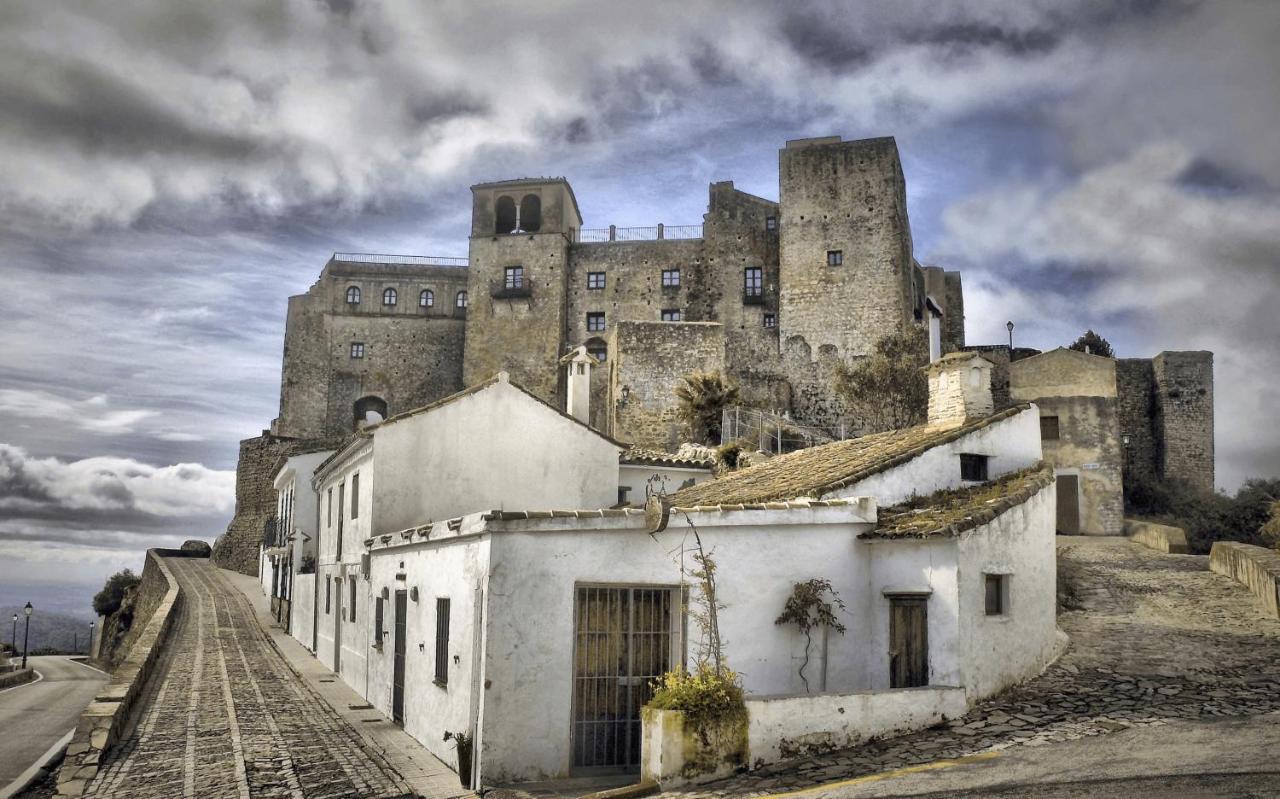 Hotel Tugasa Castillo De Castellar Castellar de la Frontera Exteriör bild