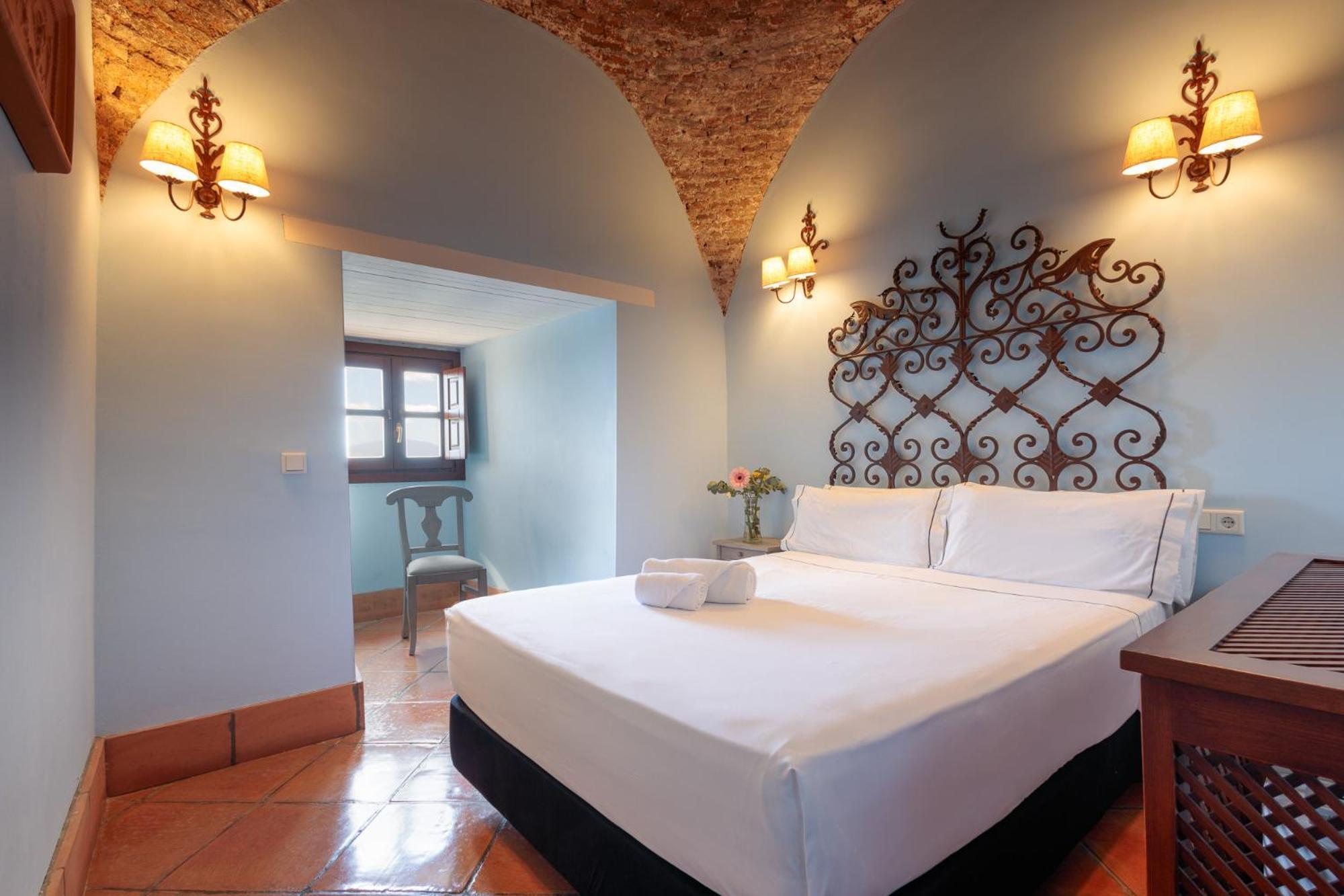 Hotel Tugasa Castillo De Castellar Castellar de la Frontera Exteriör bild