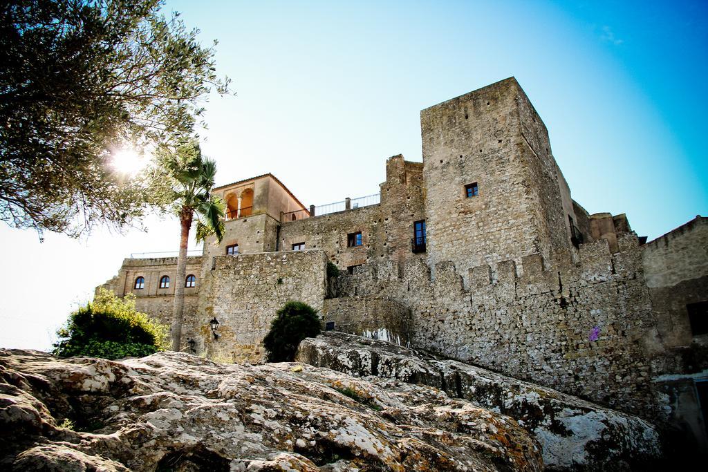 Hotel Tugasa Castillo De Castellar Castellar de la Frontera Exteriör bild